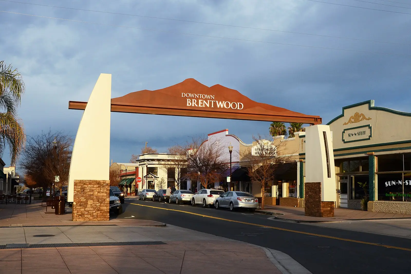 The gateway arch into downtown Brentwood